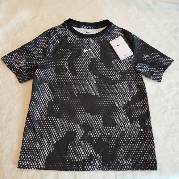 Nike Dri-FIT Kids' Black and White "NIKE" Graphic Training T-Shirt Medium New - Picture 2 of 8